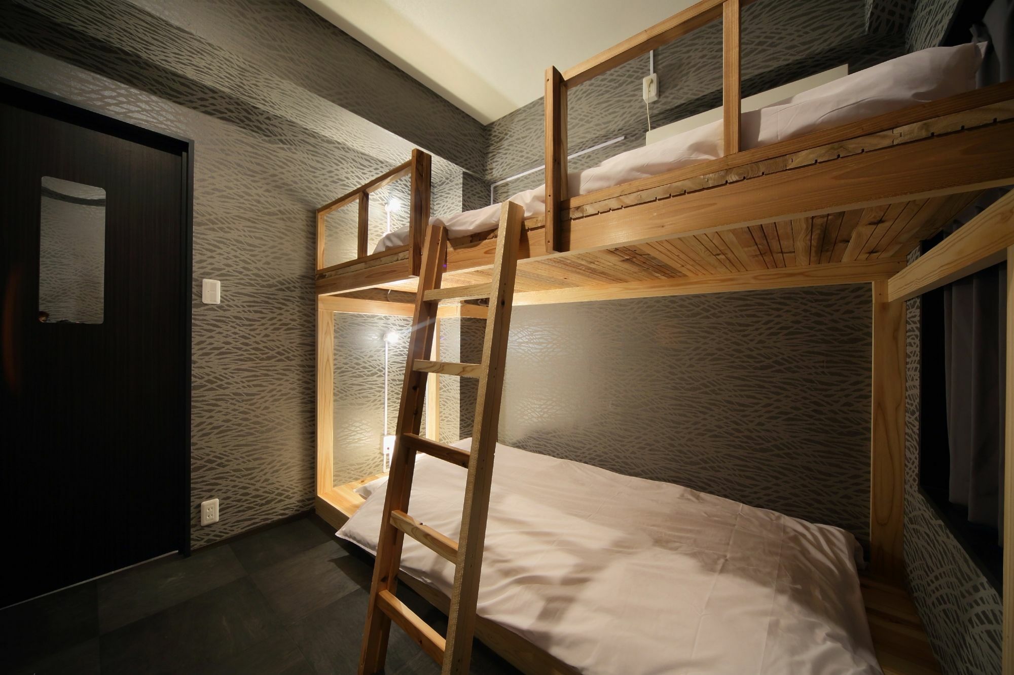 Ikidane House Albergue