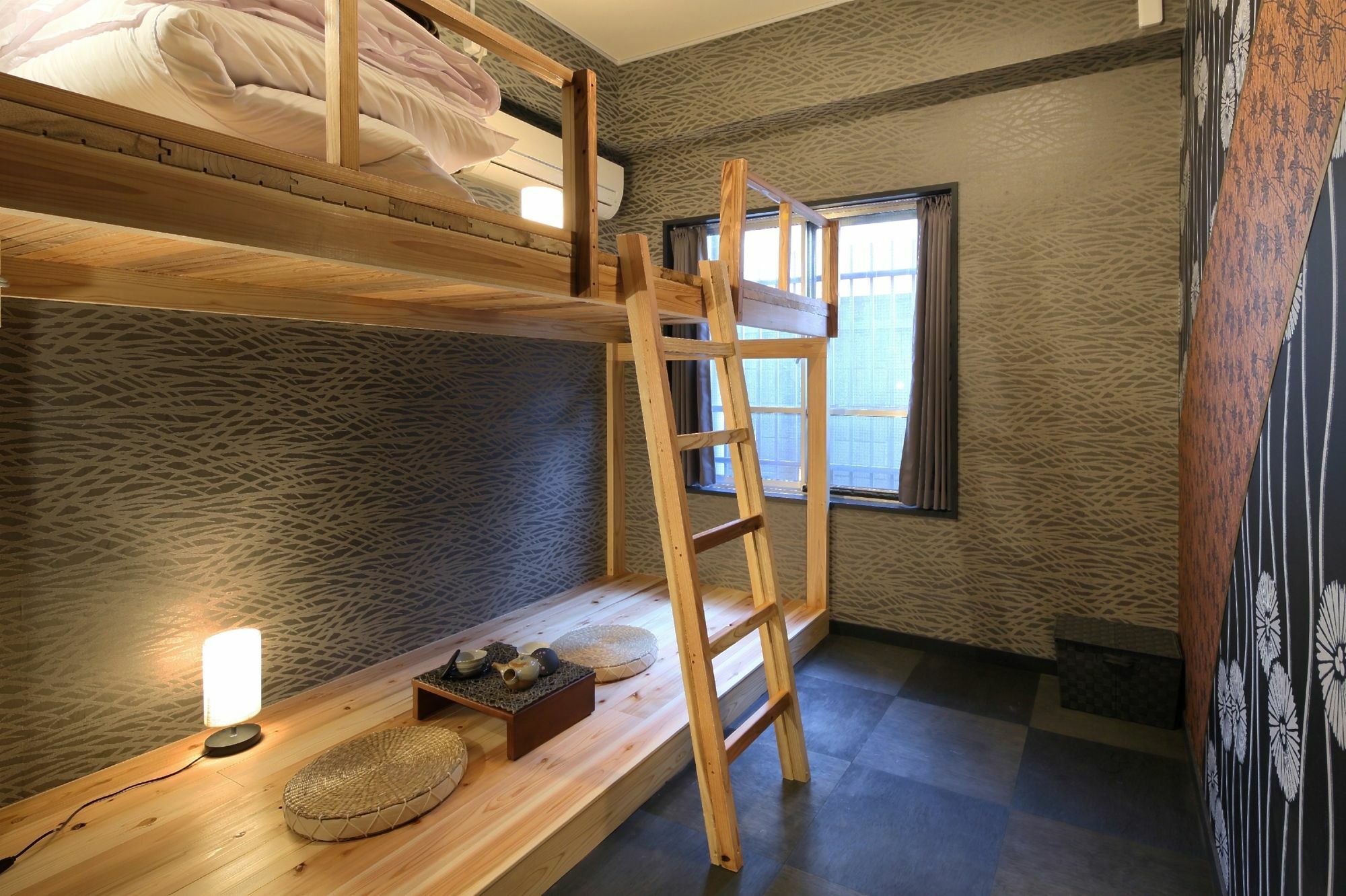 Ikidane House Albergue